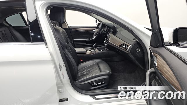 BMW 5 Series (G30) 530i Luxury Plus 2018 — фото 26