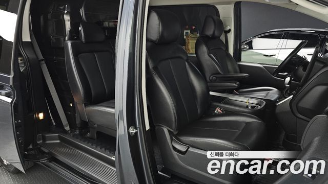 Hyundai Staria Cargo 5-Seater Modern 2022 — фото 11
