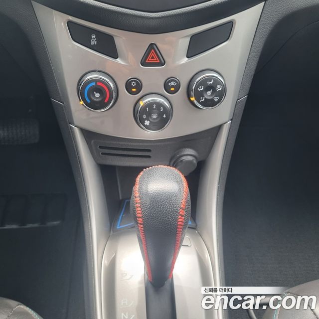 Chevrolet Trax 1.4 LT Leather Package 2015 — фото 9