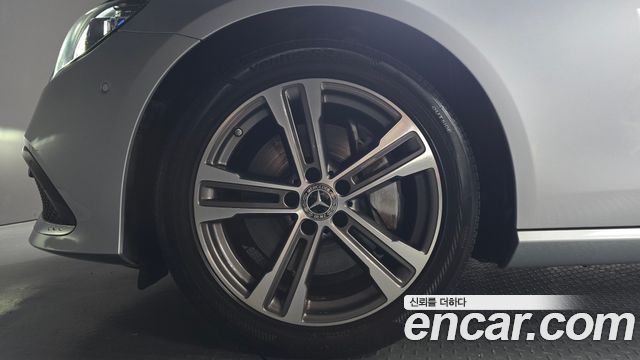 Mercedes-Benz E-Class (W213) E350 4MATIC Avantgarde 2021 — фото 5