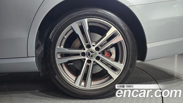 Mercedes-Benz E-Class (W213) E350 4MATIC Avantgarde 2021 — фото 21