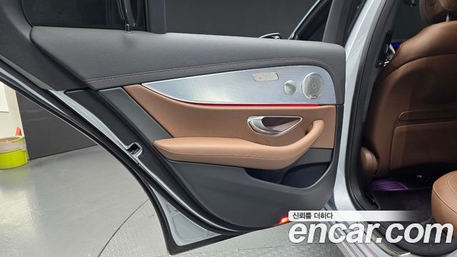 Mercedes-Benz E-Class (W213) E350 4MATIC Avantgarde 2021 — фото 25