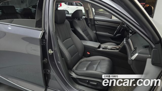 Honda Accord (X) 2.0 Turbo Sport 2019 — фото 12