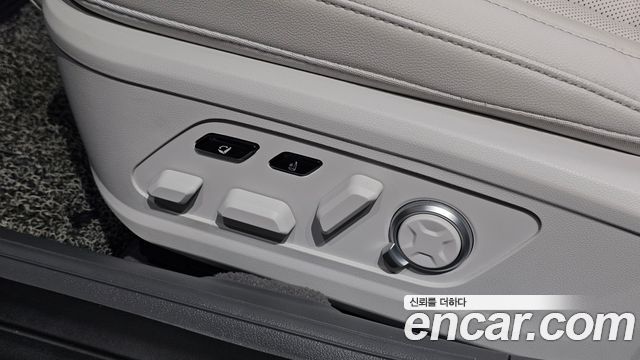 Hyundai Grandeur (GN7) 2,5 Gasoline 2WD Exclusive 2023 — фото 35
