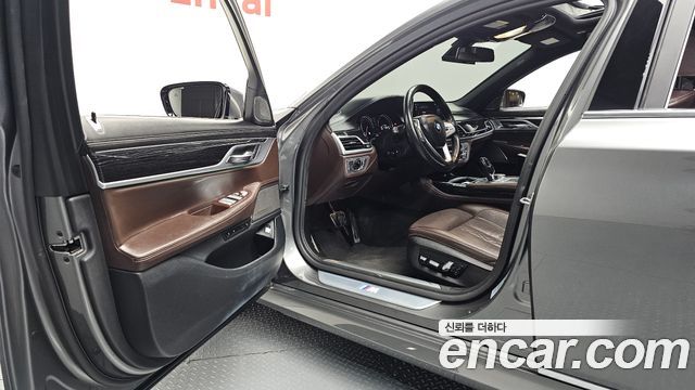 BMW 7 Series (G11) 740Li xDrive M Sport Package 2018 — фото 10