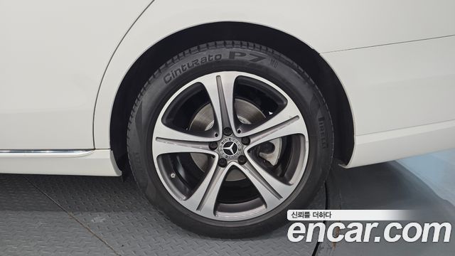 Mercedes-Benz E-Class (W213) E300 Avantgarde 2019 — фото 21