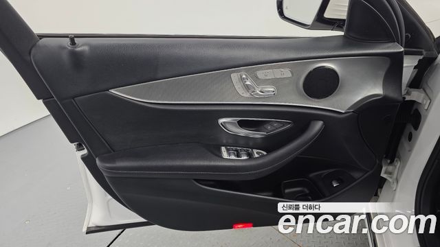 Mercedes-Benz E-Class (W213) E300 Avantgarde 2019 — фото 24