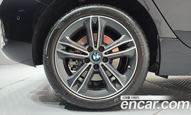 BMW 1 Series (F40) 120i Sports 2023 — фото 5
