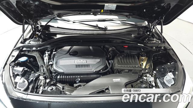 BMW 1 Series (F40) 120i Sports 2023 — фото 6