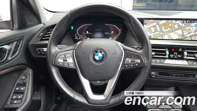 BMW 1 Series (F40) 120i Sports 2023 — фото 14