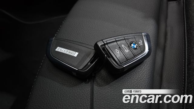 BMW 1 Series (F40) 120i Sports 2023 — фото 16