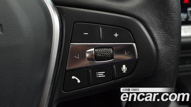 BMW 1 Series (F40) 120i Sports 2023 — фото 17