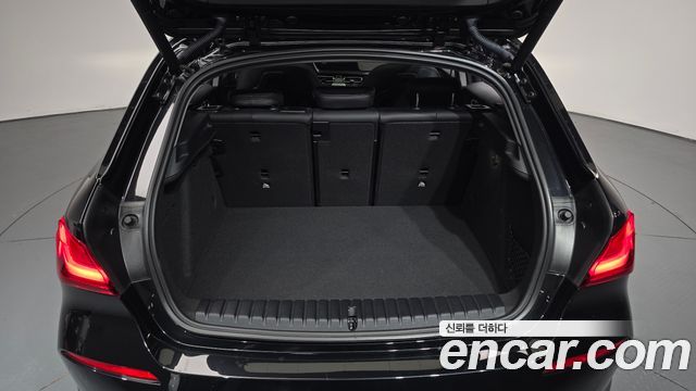 BMW 1 Series (F40) 120i Sports 2023 — фото 28
