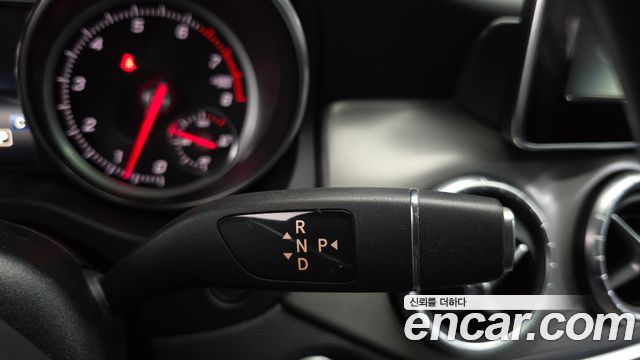 Mercedes-Benz CLA-Class (C117) CLA220 AMG Line 2018 — фото 9