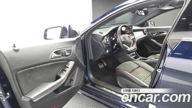 Mercedes-Benz CLA-Class (C117) CLA220 AMG Line 2018 — фото 10