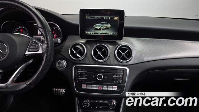 Mercedes-Benz CLA-Class (C117) CLA220 AMG Line 2018 — фото 17