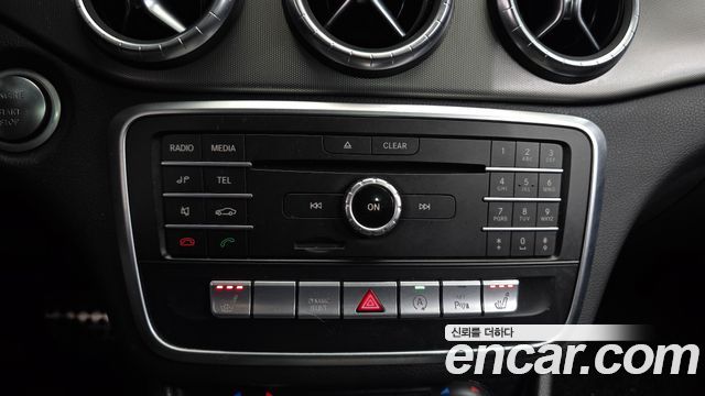 Mercedes-Benz CLA-Class (C117) CLA220 AMG Line 2018 — фото 23