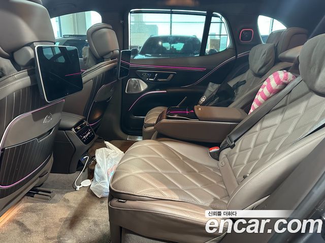 Mercedes-Benz EQS SUV (X296) Maybach EQS680 4MATIC 2024 — фото 20
