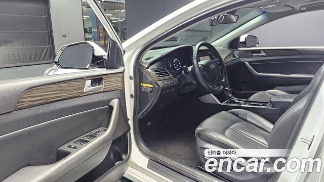 Hyundai Sonata (LF) 2.0 Smart 2015 — фото 10