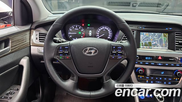 Hyundai Sonata (LF) 2.0 Smart 2015 — фото 17