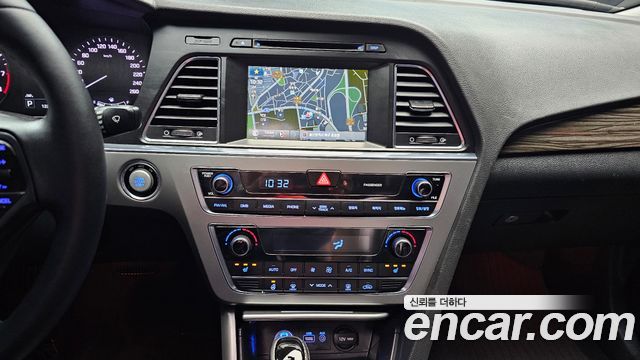 Hyundai Sonata (LF) 2.0 Smart 2015 — фото 18