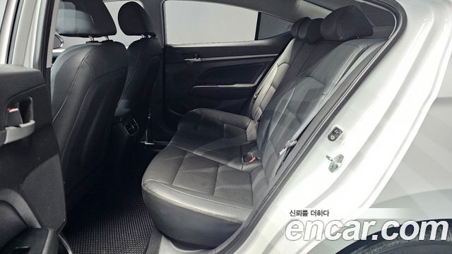 Hyundai Avante (AD) 1.6 GDI Smart 2016 — фото 12