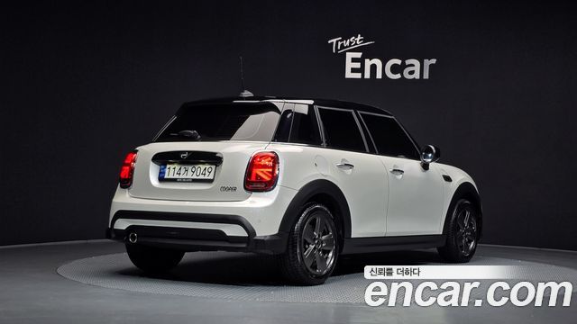 MINI Cooper 5Door Classic Third Generation 2023 — фото 2