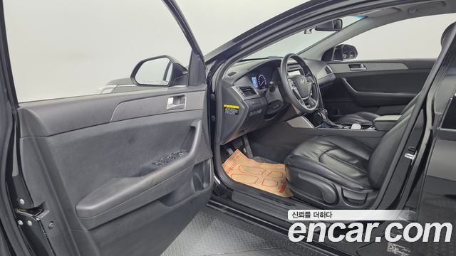 Hyundai Sonata (LF) 2.0 Style 2015 — фото 10