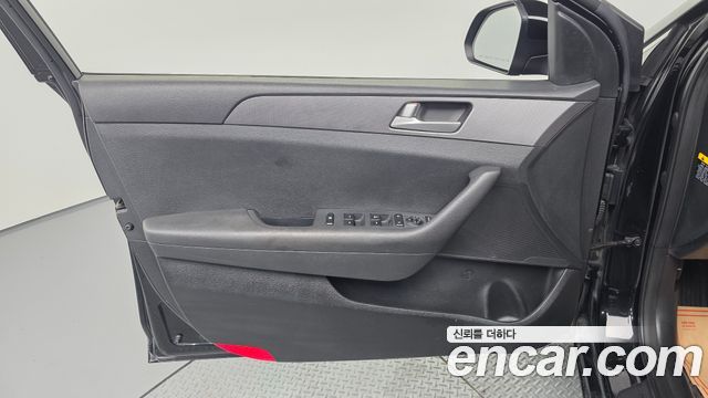 Hyundai Sonata (LF) 2.0 Style 2015 — фото 24