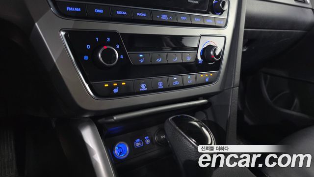 Hyundai Sonata (LF) 2.0 Style 2015 — фото 29