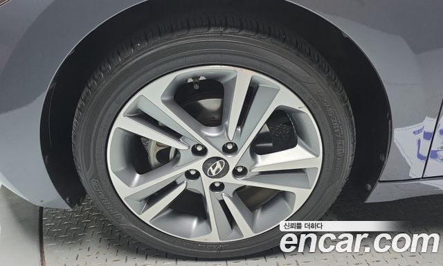 Hyundai Avante (AD) 1.6 GDI Value Plus 2017 — фото 5