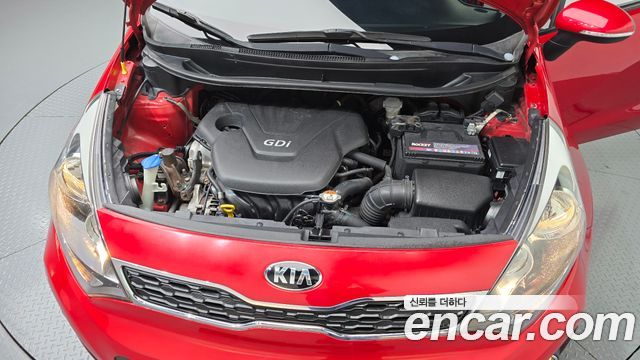 Kia Pride 1.6 GDI Hatchback Prestige 2014 — фото 6