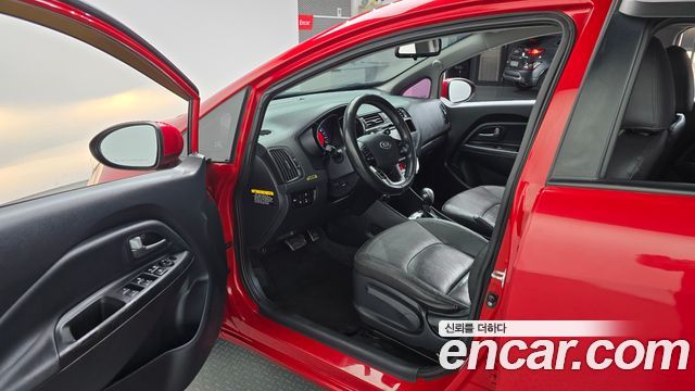 Kia Pride 1.6 GDI Hatchback Prestige 2014 — фото 10