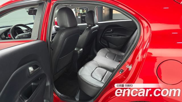 Kia Pride 1.6 GDI Hatchback Prestige 2014 — фото 11