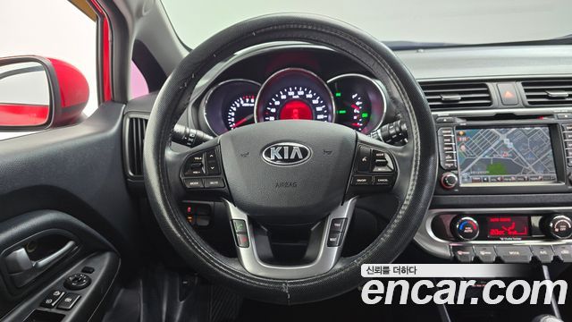 Kia Pride 1.6 GDI Hatchback Prestige 2014 — фото 13