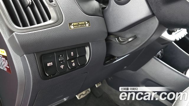 Kia Pride 1.6 GDI Hatchback Prestige 2014 — фото 17