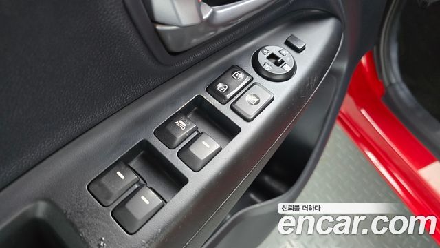 Kia Pride 1.6 GDI Hatchback Prestige 2014 — фото 19