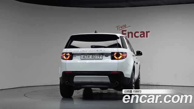 Land Rover Discovery Sport 2.0 TD4 HSE Luxury 2017 — фото 4