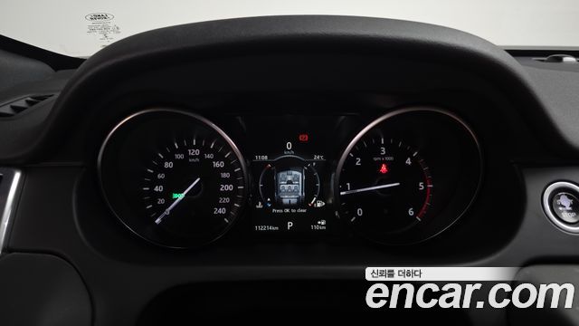 Land Rover Discovery Sport 2.0 TD4 HSE Luxury 2017 — фото 8