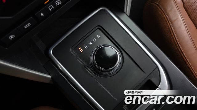 Land Rover Discovery Sport 2.0 TD4 HSE Luxury 2017 — фото 9