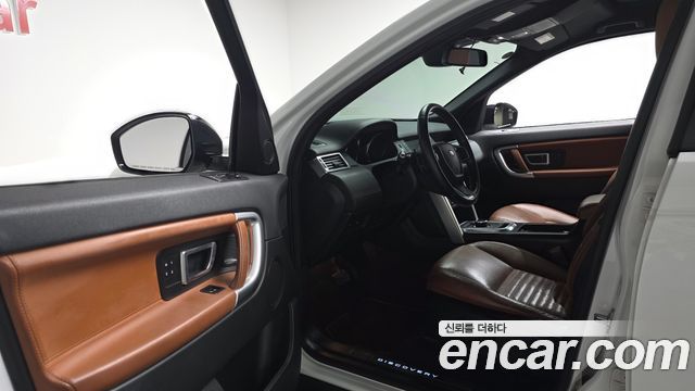 Land Rover Discovery Sport 2.0 TD4 HSE Luxury 2017 — фото 10