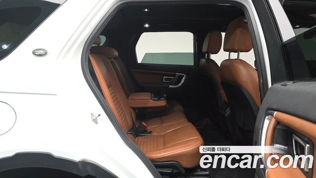 Land Rover Discovery Sport 2.0 TD4 HSE Luxury 2017 — фото 11