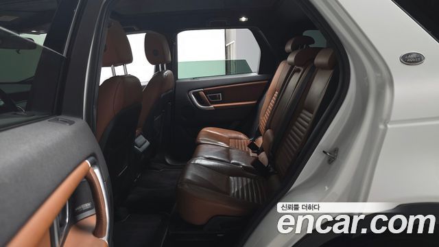 Land Rover Discovery Sport 2.0 TD4 HSE Luxury 2017 — фото 12