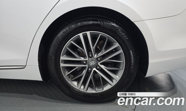 Hyundai Grandeur (IG) 2.4 Premium 2019 — фото 21
