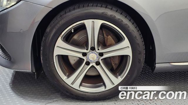 Mercedes-Benz E-Class (W213) E300 Avantgarde 2017 — фото 5