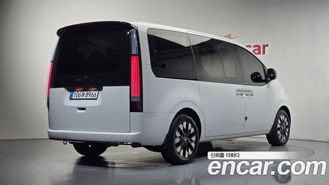 Hyundai Staria HEV 1.6 Lounge 7-Seater Inspiration 2025 — фото 2