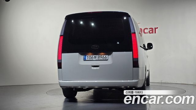 Hyundai Staria HEV 1.6 Lounge 7-Seater Inspiration 2025 — фото 4
