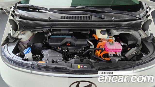 Hyundai Staria HEV 1.6 Lounge 7-Seater Inspiration 2025 — фото 6