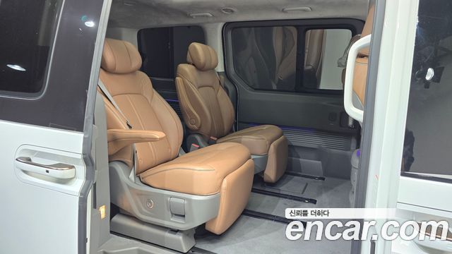 Hyundai Staria HEV 1.6 Lounge 7-Seater Inspiration 2025 — фото 11