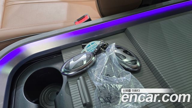 Hyundai Staria HEV 1.6 Lounge 7-Seater Inspiration 2025 — фото 16